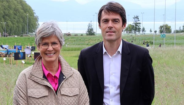 La rectrice Sophie D’Amours et le recteur Frédéric Herman en marge de la rencontre de deux jours, à Lausanne, entre les deux directions d’établissement dans le cadre du partenariat privilégié qui lie les deux universités depuis 2017.