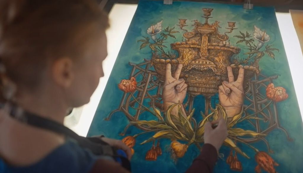 L'artiste Cynthia Dinan-Mitchell à l'oeuvre