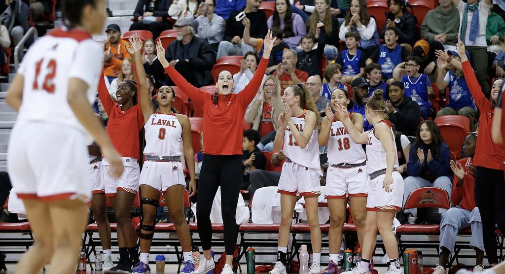 <p>L’équipe féminine de basketball Rouge et Or.</p>