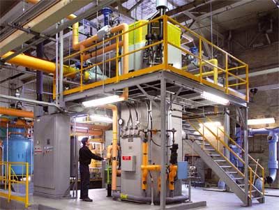 La nouvelle chaudière électrique ressemble à un énorme chauffe-eau.