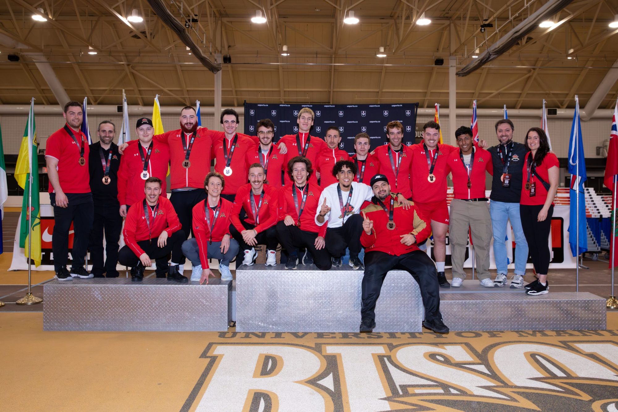 L’équipe masculine d’athlétisme Rouge et Or de l'Université Laval.