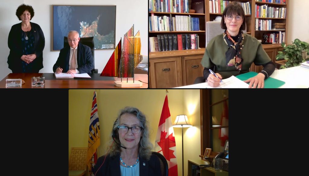 <p>Lors de la signature de l'entente Ifremer-Université Laval: François Houllier, président-directeur général de l'Ifremer (en haut à gauche), Sophie D’Amours, rectrice de l’Université Laval, Frédérique Vidal, ministre française de l'Enseignement supérieur, de la Recherche et de l'Innovation (en haut à gauche) et Joyce Murray, ministre canadienne des Pêches, des Océans et de la Garde côtière canadienne (en bas).</p>