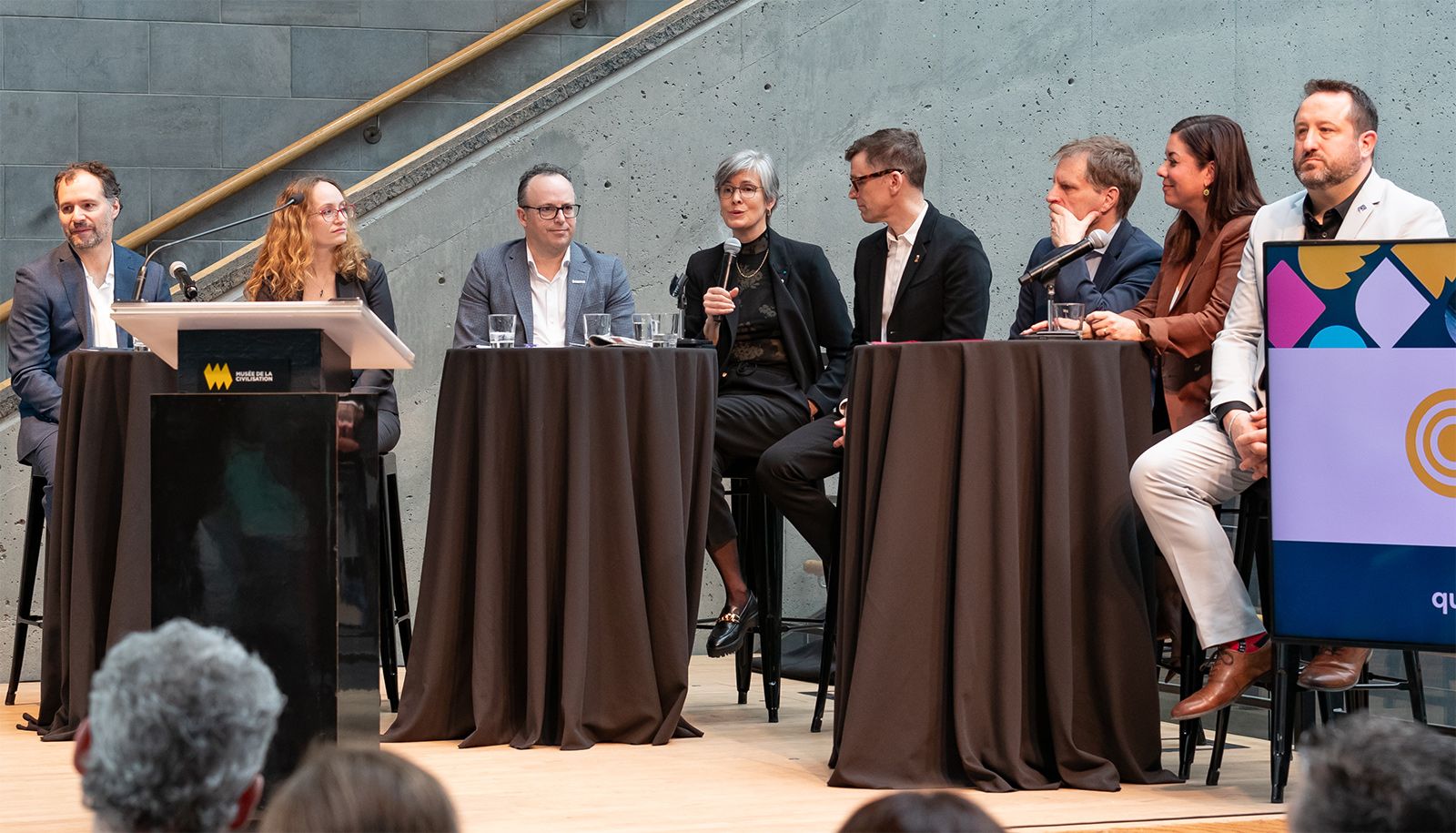 <p>Sophie D'Amours a pris part à la séance de questions au comité directeur de Québec Capitale Climat. De gauche à droite: Christian Savard, directeur général de Vivre en Ville, Lorène Cristini, directrice générale de Québec Capitale Climat, Jean-François Chalifoux, président et chef de la direction de Beneva, la rectrice, le maire de Québec Bruno Marchand, Alexandre Turgeon, directeur général et vice-président exécutif du Conseil régional de l'environnement de la Capitale-Nationale, Valérie Beaudoin, présidente-directrice générale de la Fondation Québec Philanthrope et Steeve Lavoie, président et chef de la direction de la Chambre de commerce et d'industrie de Québec.</p>