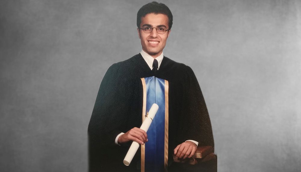 Juin 2002, Khashayar Haghgouyan devient titulaire d'un baccalauréat en droit civil de l'Université de Montréal. 