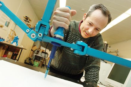 Clément Gosselin, titulaire de la Chaire de recherche du Canada en robotique et mécatronique. Une réputation qui a franchi les frontières du pays.
