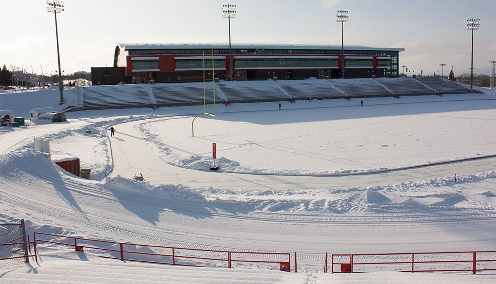 <p>L'anneau de glace et la piste de ski de fond au stade TELUS-Université Laval</p>