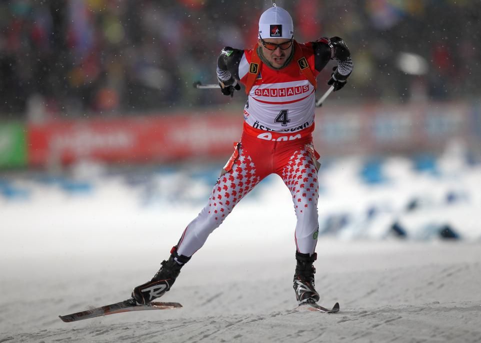 Jean-Philippe Le Guellec à l'arrivée de la course du 20 km individuel lors de la Coupe du monde tenue à Östersund, en Suède, durant la saison 2012-2013. Deux jours plus tard, il remportait le sprint de 10 km.