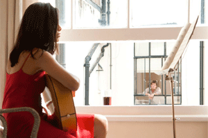 <p>Freida Pinto dans You Will Meet a Dark Tall Stranger</p>