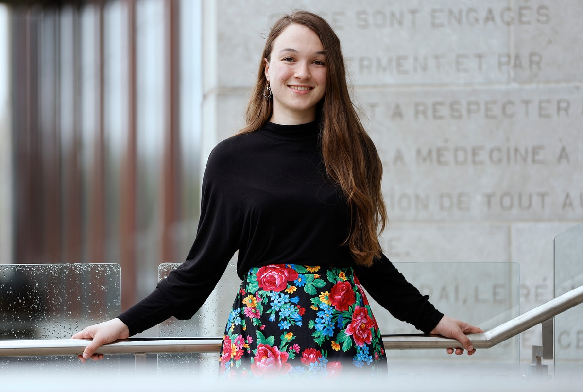 Depuis qu'elle est toute petite, Alicia Guay rêve d'être médecin. Durant ses études, elle s'est impliquée dans les Mini-écoles des sciences de la santé et le Groupe d'intérêt en santé autochtone pour réunir ses intérêts pour la médecine et la culture autochtone.