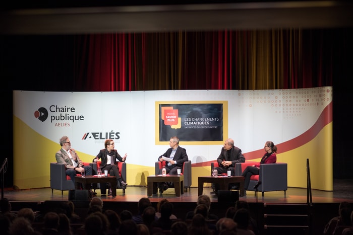 <p>François Anctil, Nathalie Barette, Olivier Boiral et Céline Campagna ont pris part à la première conférence de la Chaire publique de l'AELIÉS et de l’Université Laval animée par Guillaume Dumas de Radio-Canada. </p>