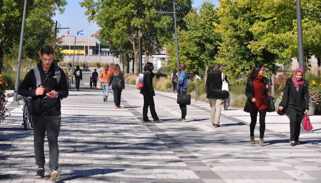 <p>«Tous les membres de la communauté universitaire doivent pouvoir se développer et contribuer au succès de l'Université, sans égard à leur origine, leur genre, leur race ou leur handicap. Il nous appartient de renforcer nos pratiques et notre culture afin de nous assurer que cela soit possible.» – Sophie D'Amours, rectrice de l'Université Laval</p>