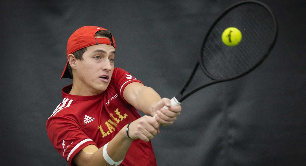 Gustavo Perez Diaz, du club de tennis Rouge et Or de l'Université Laval.