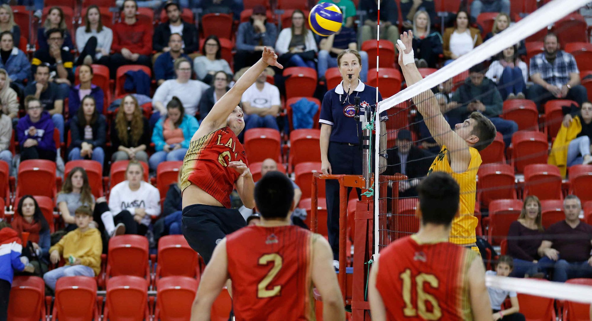 Philippe Giroux, du club de volleyball Rouge et Or