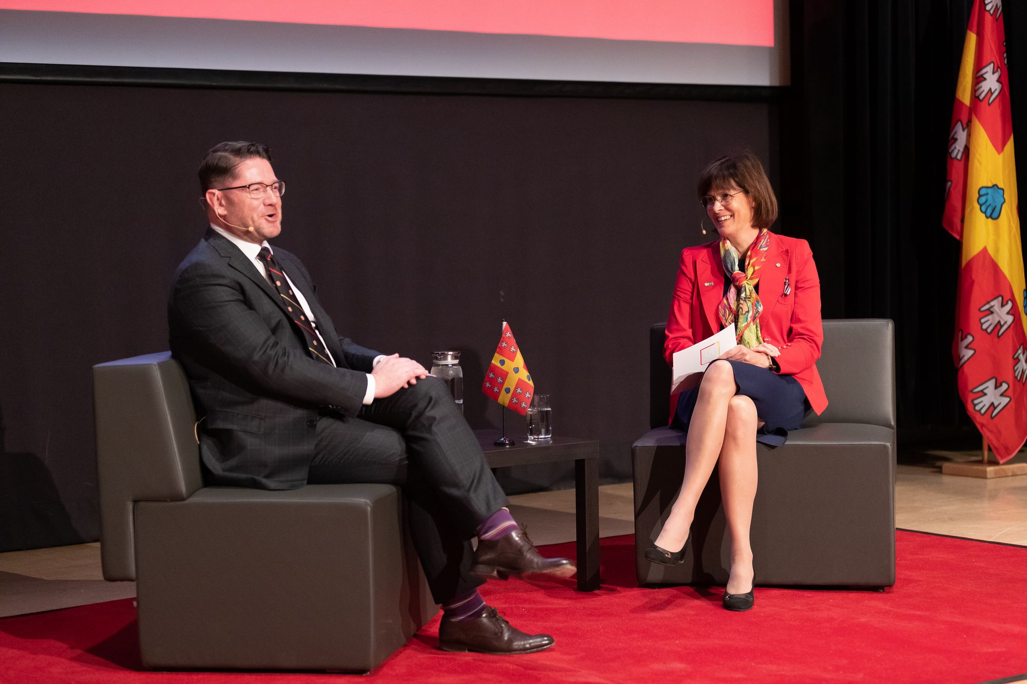 <p>Le mercredi 16 octobre, le PDG d’Hydro-Québec, Éric Martel, diplômé en génie électrique de l’Université Laval et nommé l’une des 100 personnalités les plus influentes au Québec en 2018 par le magazine l’Actualité, participait à une Grande Entrevue UL avec la rectrice Sophie D’Amours. Ces entrevues sont organisées par La Fondation de l’Université Laval. La conversation s’est déroulée devant une salle presque pleine dans le cadre de la Semaine UL pour toujours.</p>