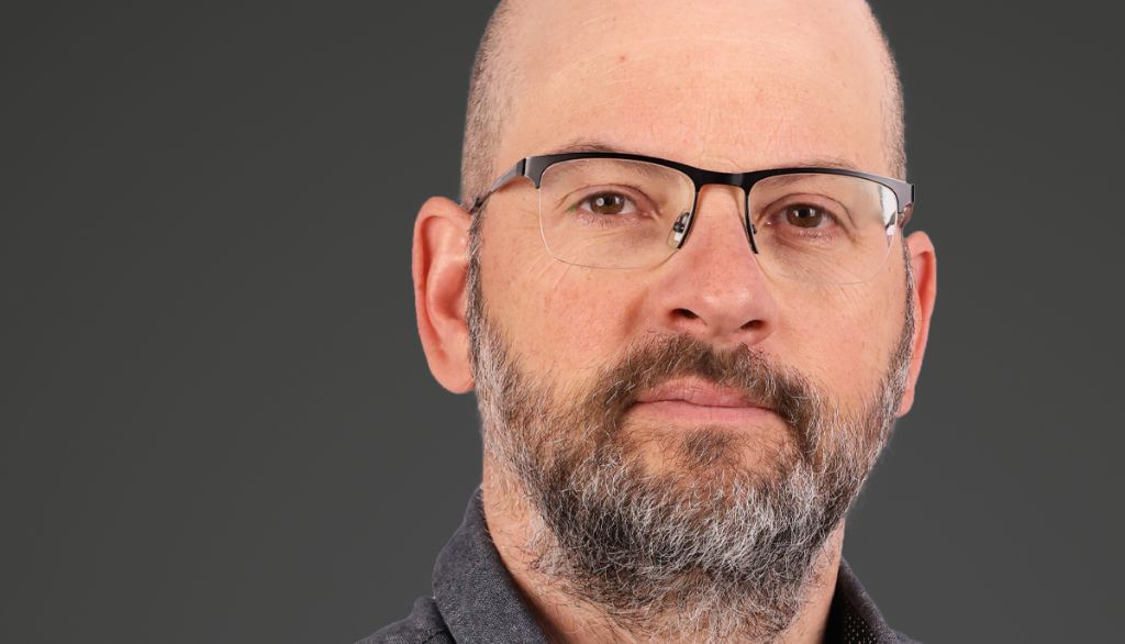 <p>Steeve Côté, professeur de biologie à l’Université Laval, est spécialiste de l’étude comportementale et génétique des grands mammifères. Outre ses recherches sur le cerf de Virginie, il mène des travaux sur le caribou migrateur, l’orignal et la chèvre de montagne.</p>