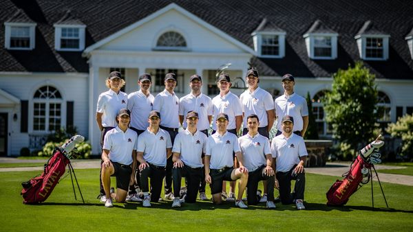 Le club de golf masculin Rouget et Or de l'Université Laval.