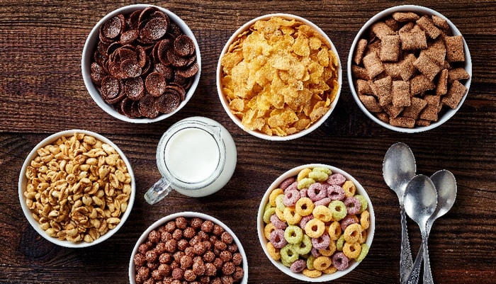 Depuis 2016, l'Observatoire de la qualité de l'offre alimentaire scrute céréales à déjeuner, soupes prêtes à servir, pizzas congelées et autres produits transformés pour mesurer leur teneur en sel, en sucre et en gras.