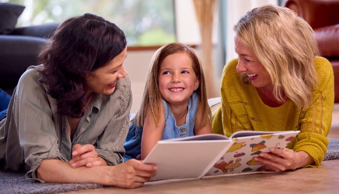 L'heure du conte aide à construire l'identité de l'enfant, à normaliser une réalité familiale différente et à créer des liens entre les parents et les enfants. Peu de livres en français abordent toutefois la conception par don de sperme.