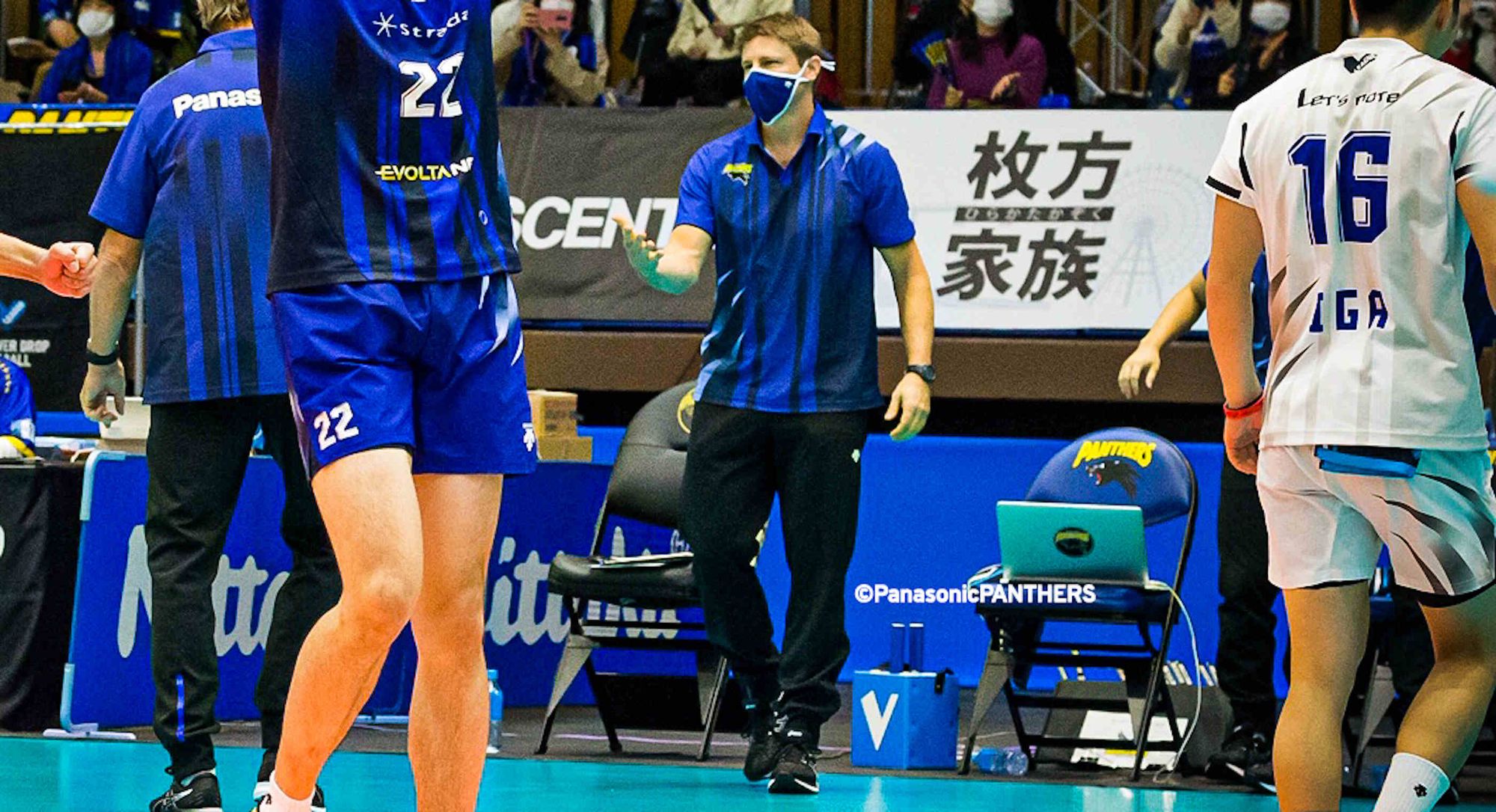 <p>L’ancien attaquant réceptionneur du Rouge et Or Vincent Pichette, maintenant entraîneur du club de volleyball Panasonic Panthers de la V-League au Japon.</p>