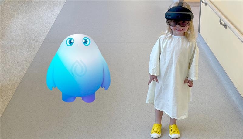 Une jeune patiente en attente de chirurgie fait l'essai de l'intervention EQUOO créée au CHU de Québec – Université Laval.