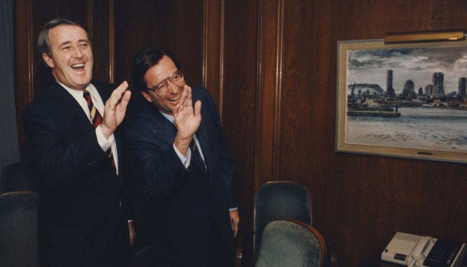 <p>Moment de complicité entre Brian Mulroney et Robert Bourassa </p>