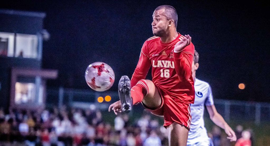 Wassim Chaouki, du club de soccer Rouge et Or.