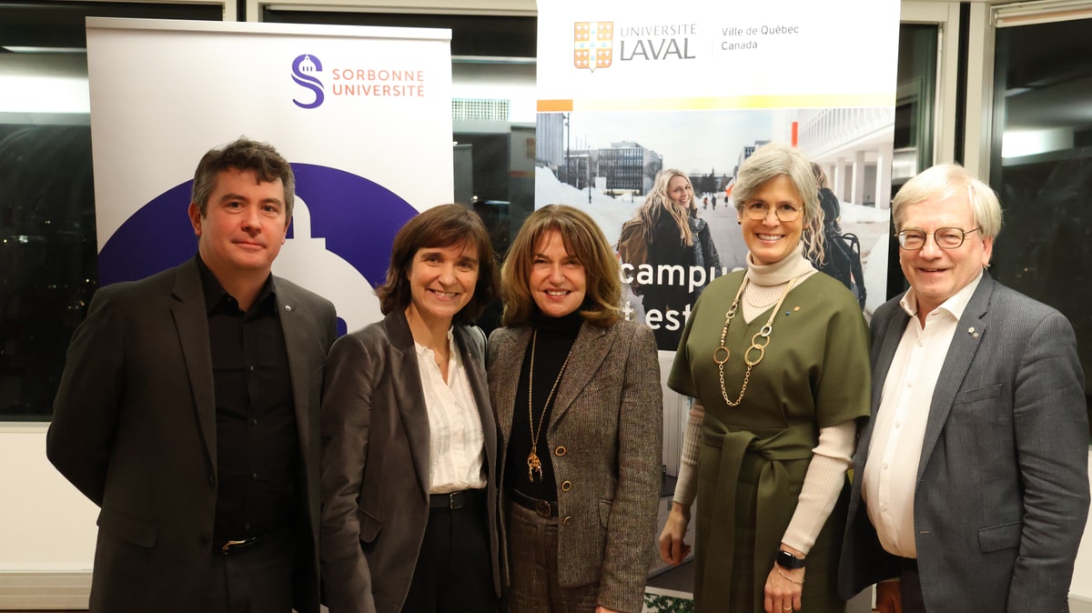 De gauche à droite, Jean-François Doussin, directeur adjoint scientifique INSU, Nathalie Drach-Temam, Présidente de Sorbonne Université, Michèle Boisvert, déléguée du Québec en France, Sophie D'Amours, rectrice de l'Université Laval, et Rémi Quirion, scientifique en chef du Québec.