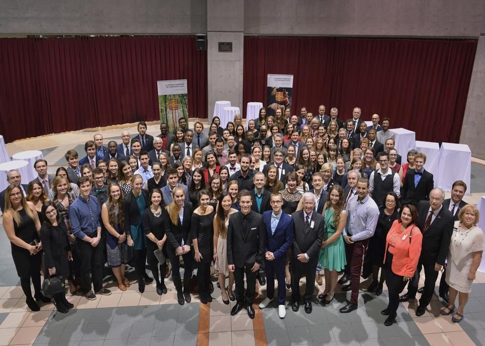 Chaque année, le Programme de bourses de leadership et développement durable reconnaît le leadership et l'engagement d'étudiants dans les sphère environnementale, sociale/humanitaire, scientifique, sportive, artistique et entrepreneuriale. Voici une partie des 110 lauréats de 2016.