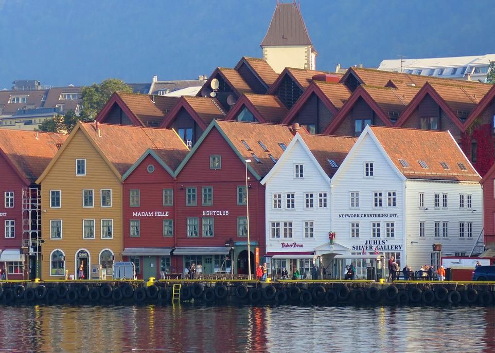 La Faculté des sciences de l'administration organise un séjour d'études à Bergen, en Norvège. Le cours de deux semaines portera sur la gestion administrative des ressources naturelles dans ce pays de la Scandinavie.