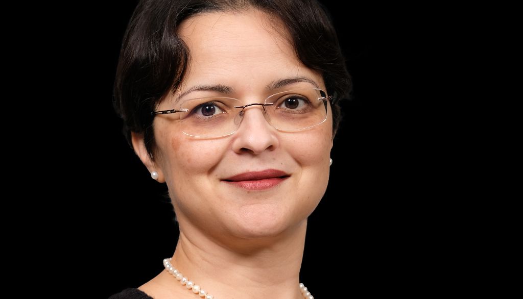 <p>Monia Rekik, professeure au Département d’opérations et systèmes de décision de la Faculté des sciences de l’administration, est une spécialiste des mathématiques appliquées et de l’optimisation de systèmes et de processus.</p>