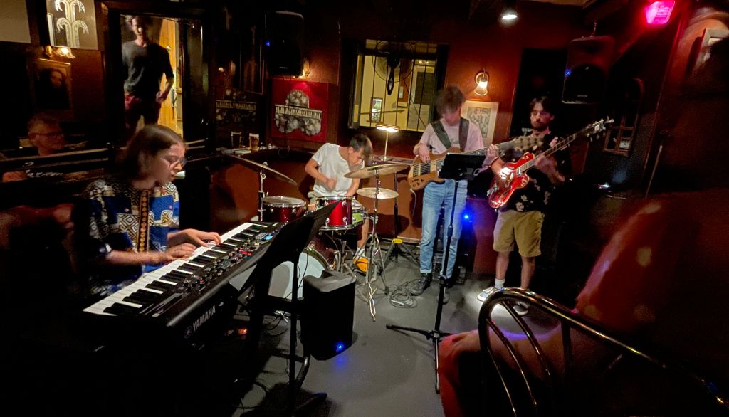 <p>Des étudiants de l'Académie estivale en prestation au Festival Québec jazz en juin, l'an dernier.</p>