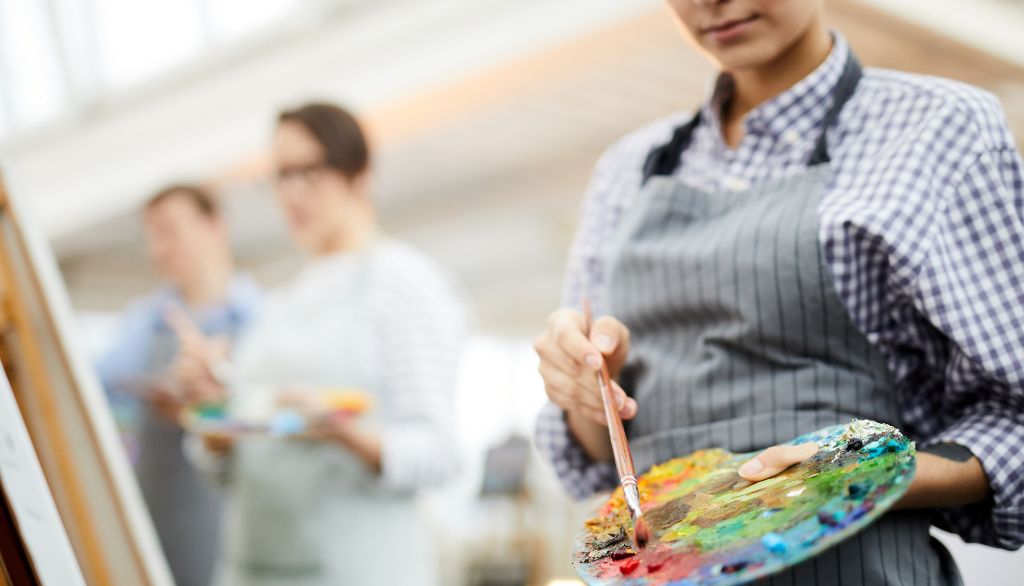 <p>Durant l'école d'été «Les soignants s’invitent au musée», une douzaine de médecins généralistes exploreront leur propre vulnérabilité grâce à des ateliers d'écriture, de danse et d'arts visuels.</p>