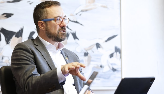 François Gélineau, vice-recteur aux affaires internationales et au développement durable: «Il y a 20 ans, les décisions de leadership en matière de développement durable venaient de la direction de l’Université. Aujourd’hui, on sent vraiment qu’il y a une pression venant de la base».