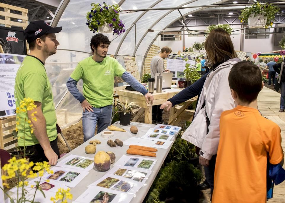 Conférences, expositions, dégustations, ferme… Le Salon de la SAAC est l'endroit idéal pour découvrir le passionnant monde de l'agroalimentaire et de la consommation. Cette année, il est organisé par un comité de 25 étudiants, avec l'aide de quelque 300 étudiants de la Faculté des sciences de l'agriculture et de l'alimentation.