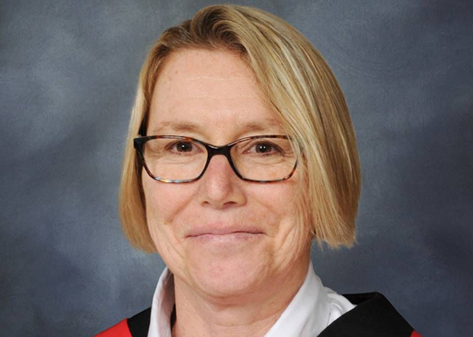 <p>Anne Dionne, nouvelle doyenne de la Faculté de pharmacie</p>