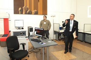 Philippe Dubé, directeur du LAMIC, au moment de l'inauguration du laboratoire: «Les activités du LAMIC permettront, en quelque sorte, d'entrevoir ce que sera le musée de demain, mais surtout de pouvoir explorer le potentiel «musée» en toutes choses.»
