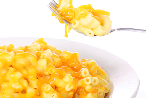 Les participants à la recherche du Département de médecine sociale et préventive sont passés à table pour manger ce qu'ils croyaient être le macaroni rassasiant, mais qui était en fait le classique macaroni au fromage.