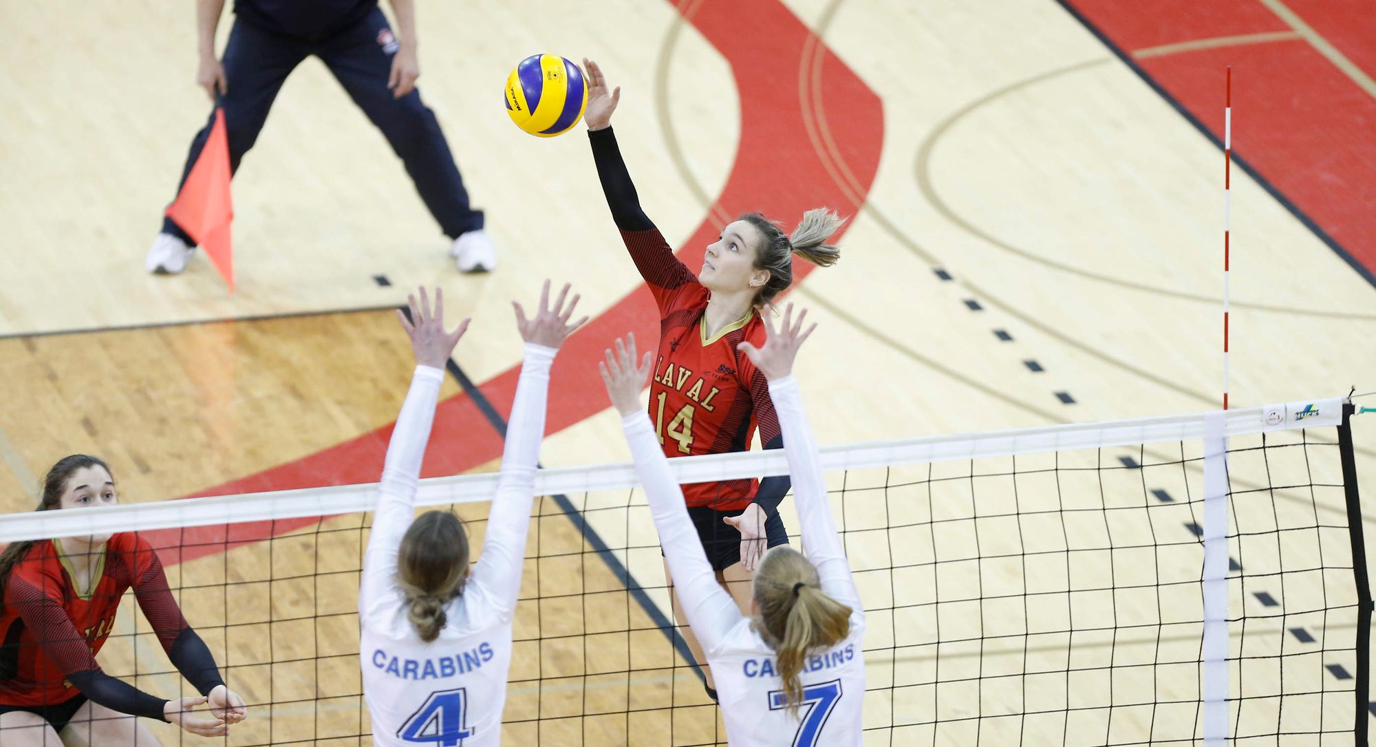 Maud Chapleau, attaquante de l’équipe féminine de volleyball Rouge et Or