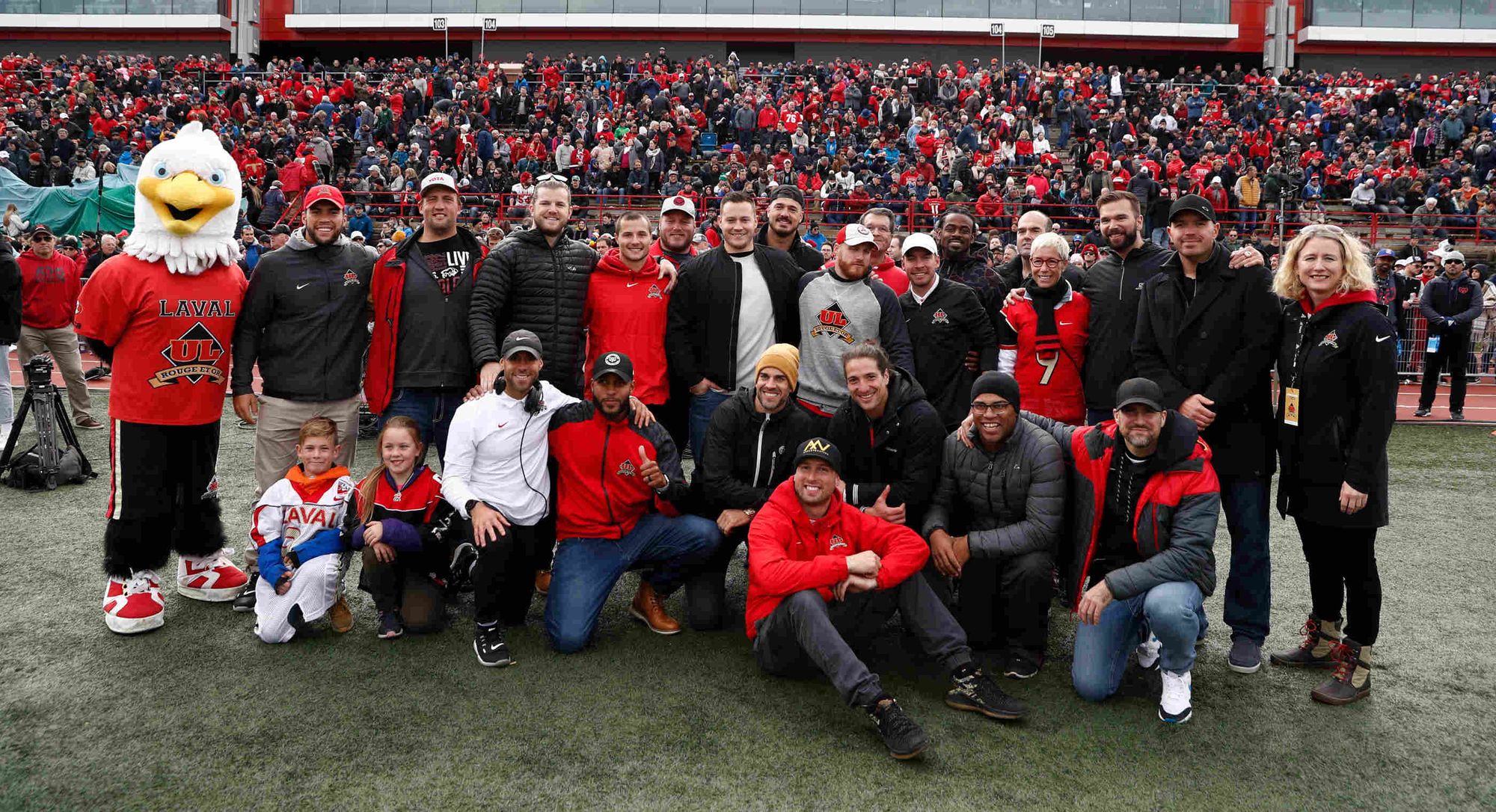 L’équipe étoile des 25 ans du Rouge et Or dévoilée dimanche à la demie du match présenté au Stade TELUS-Université Laval entre les Carabins et le Rouge et Or.