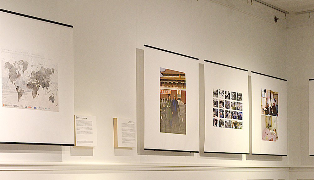 Pour l'exposition Miniature – Territoire, le professeur a insisté pour que ce bilan de sa carrière en images et en artéfacts ne représente pas «André Casault vu par André Casault», mais qu'il reflète plutôt la perspective des gens qui l'ont côtoyé durant ses 26 années à l'Université Laval. 