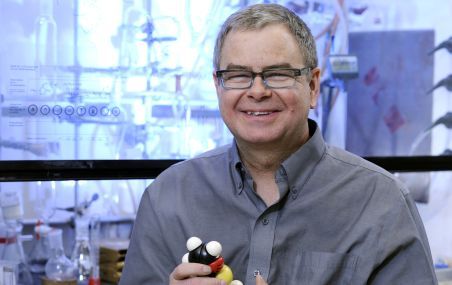 Le CRSNG vient de reconnaître les mérites de vulgarisateur de Normand Voyer en lui décernant son Prix pour la promotion des sciences.