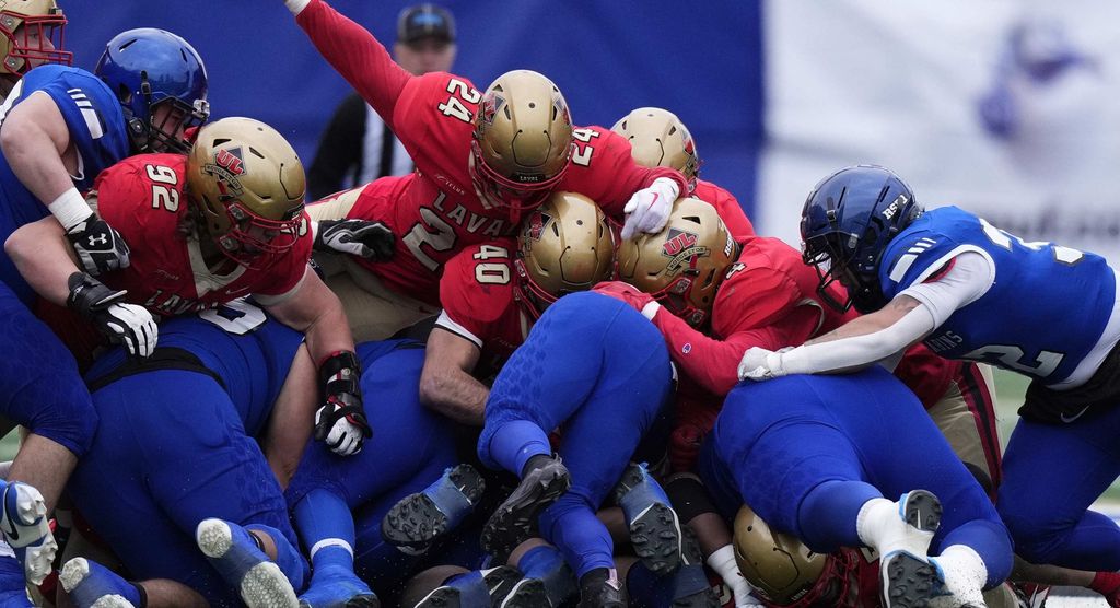Match de la Coupe Dunsmore opposant le Rouge et Or de l'Université Laval aux Carabins de l'Université de Montréal.