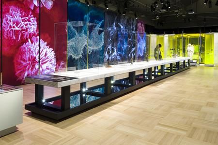 <p>En marge de l'exposition Nanotechnologies, l'invisible révolution, le Musée de la civilisation et ses partenaires, dont le Département de chimie et le CHU de Québec-Université Laval, présentent une rencontre-débat ayant pour titre «Nano, où es-tu?».</p>