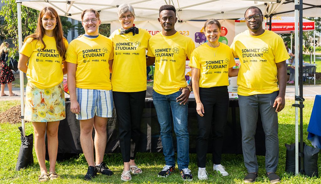 Lors de l’annonce du Sommet étudiant, le 6 septembre, dans le Grand Axe. De gauche à droite: Carolane Fillion, conseillère politique et attachée de presse de la CADEUL, James Boudreau, président de la CADEUL, Sophie D’Amours, rectrice, Frank Kenfack Jumetio, président de l'AELIES, Cathia Bergeron, vice-rectrice aux études et aux affaires étudiantes, et Narcisse Sègla Sylvestre Adjoudeme, coordonnateur aux affaires externes de l’AELIES.
