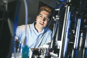 <p>Daniel Côté, professeur au Département de physique, génie physique et optique, et membre du Centre de recherche Université Laval-Robert Giffard: «Il a fallu une bonne combinaison de biologie, de technologie et d'huile de coude pour arriver à ces résultats».</p>