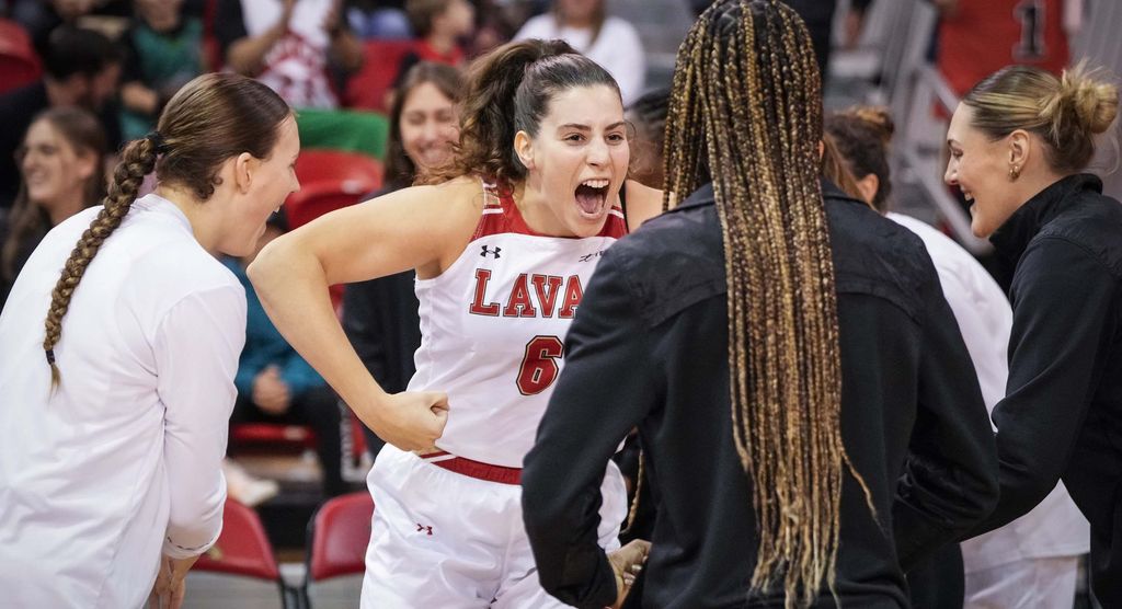 Audrey Béland, joueuse de centre de l'équipe de basketball Rouge et Or de l'Université Laval.