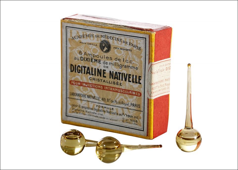 <p>Digitaline Nativelle cristallisée, Laboratoire Nativelle, Paris, France, deuxième tiers du 19e siècle. Rougier Frères, de Montréal, distribuait ces ampoules pour injections intramusculaires. </p>