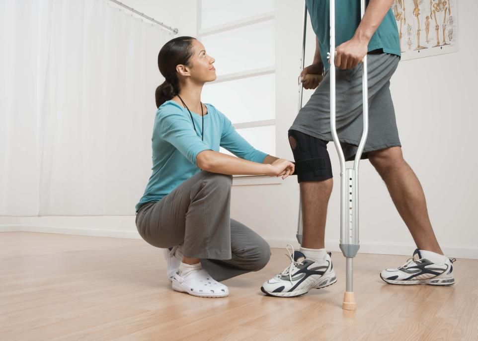 Certains patients attendent moins d'un mois avant de recevoir des services de physiothérapie dans le réseau public de santé, mais les cas jugés moins prioritaires peuvent rester plus d'un an sur les listes d'attente.