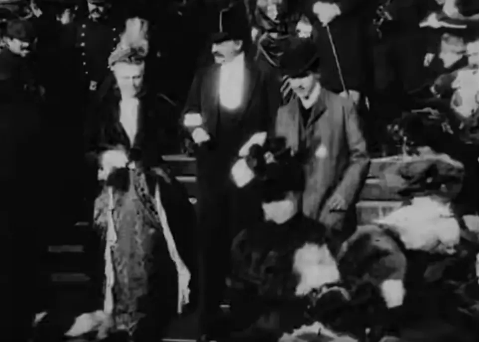 <p>Marcel Proust, au mariage de son ami Armand de Guiche</p>