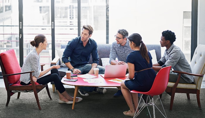 «Quand on parle de créativité, les recherches démontrent qu'un seul individu ne pourra jamais tout comprendre. Si on veut résoudre un problème complexe, il faut avoir des compréhensions partagées du monde, mais aussi arriver à des solutions coconstruites avec tout le monde», enseigne le professeur Malo.
